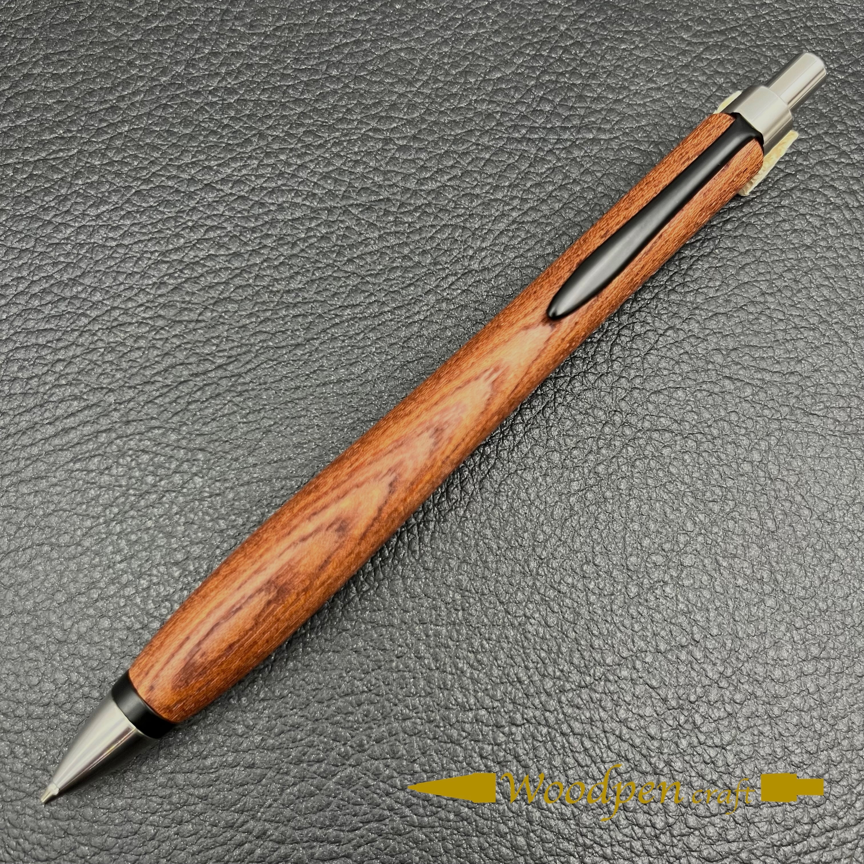 【woodpencraft 木軸ペン】雷神欅 雷神欅(けやき)-506041802】ペンシル | 匠衆・朱椿粋