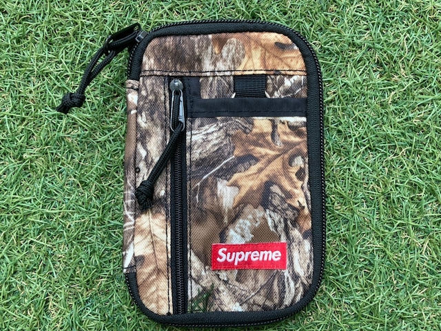 Supreme SMALL ZIP POUCH REAL TREE CAMO 59108