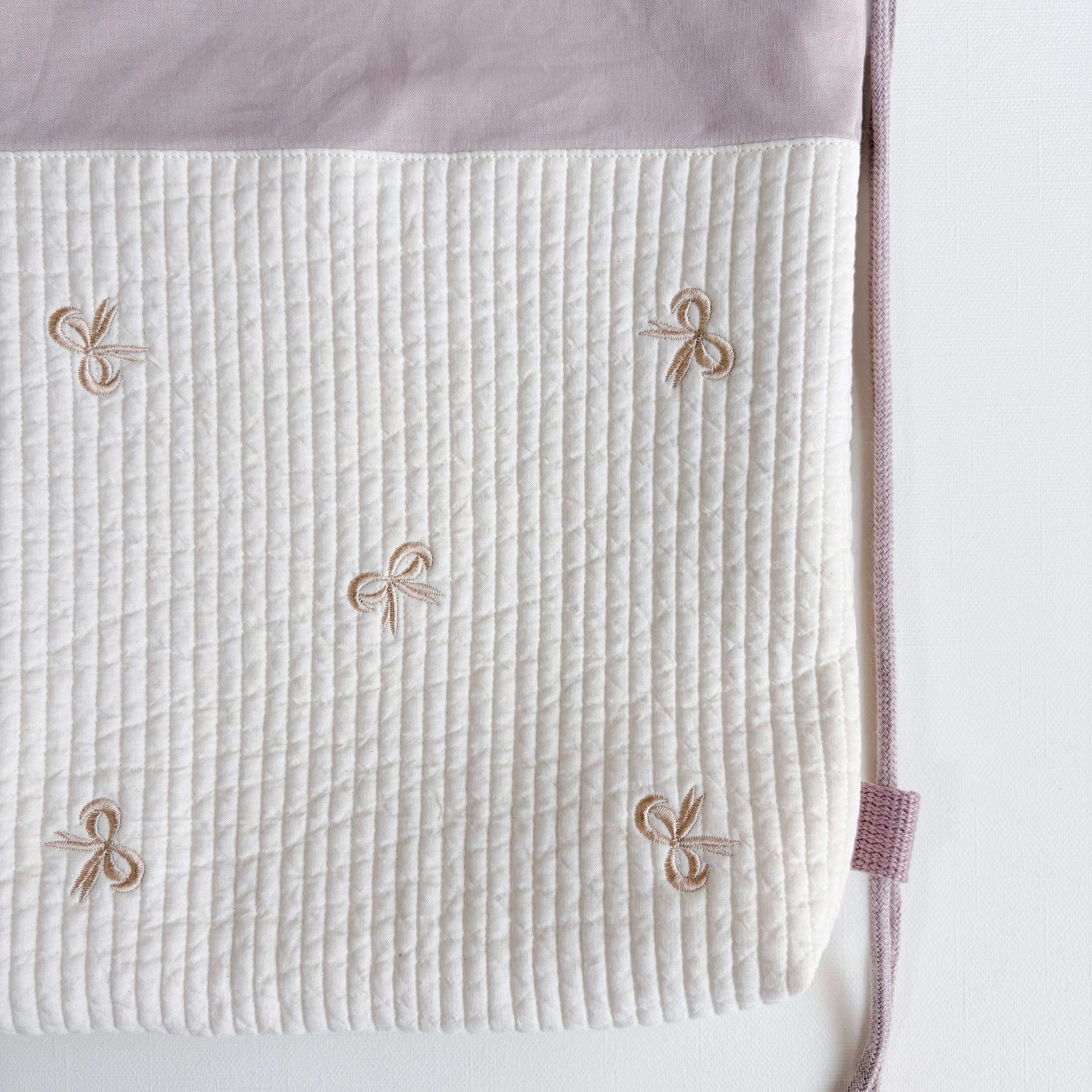 送料無料》 リボン 刺繍 ヌビ キルト キルティング ナップサック お
