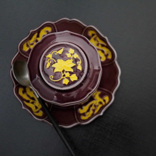 c-030　紫釉一珍黄草花　輪花蒸碗（台皿付）