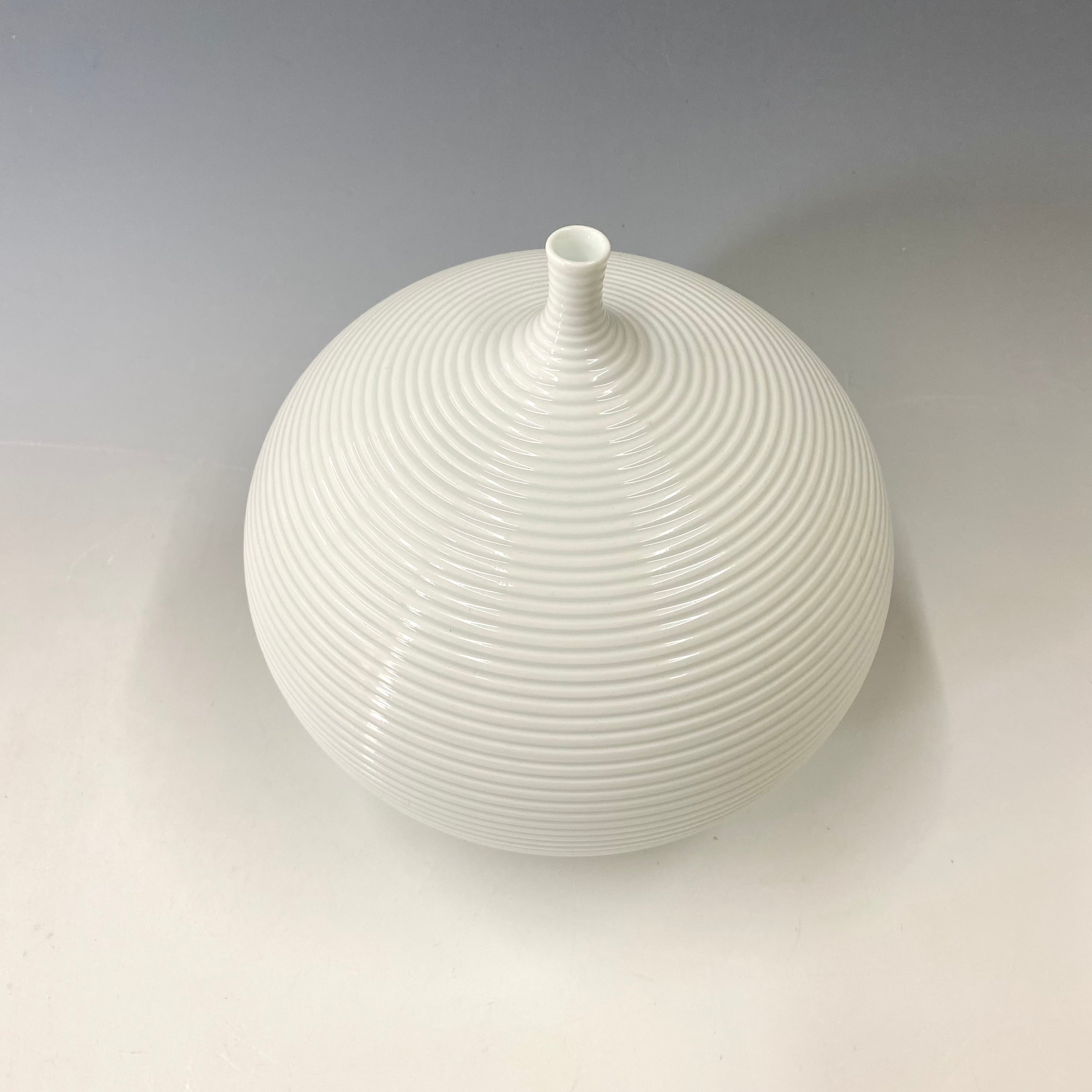 中尾恭純】白磁線段壺(大) | 中仙窯