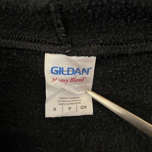 【GILDAN】ワンポイント 企業ロゴ ジップアップ パーカー Sサイズ アメリカ古着