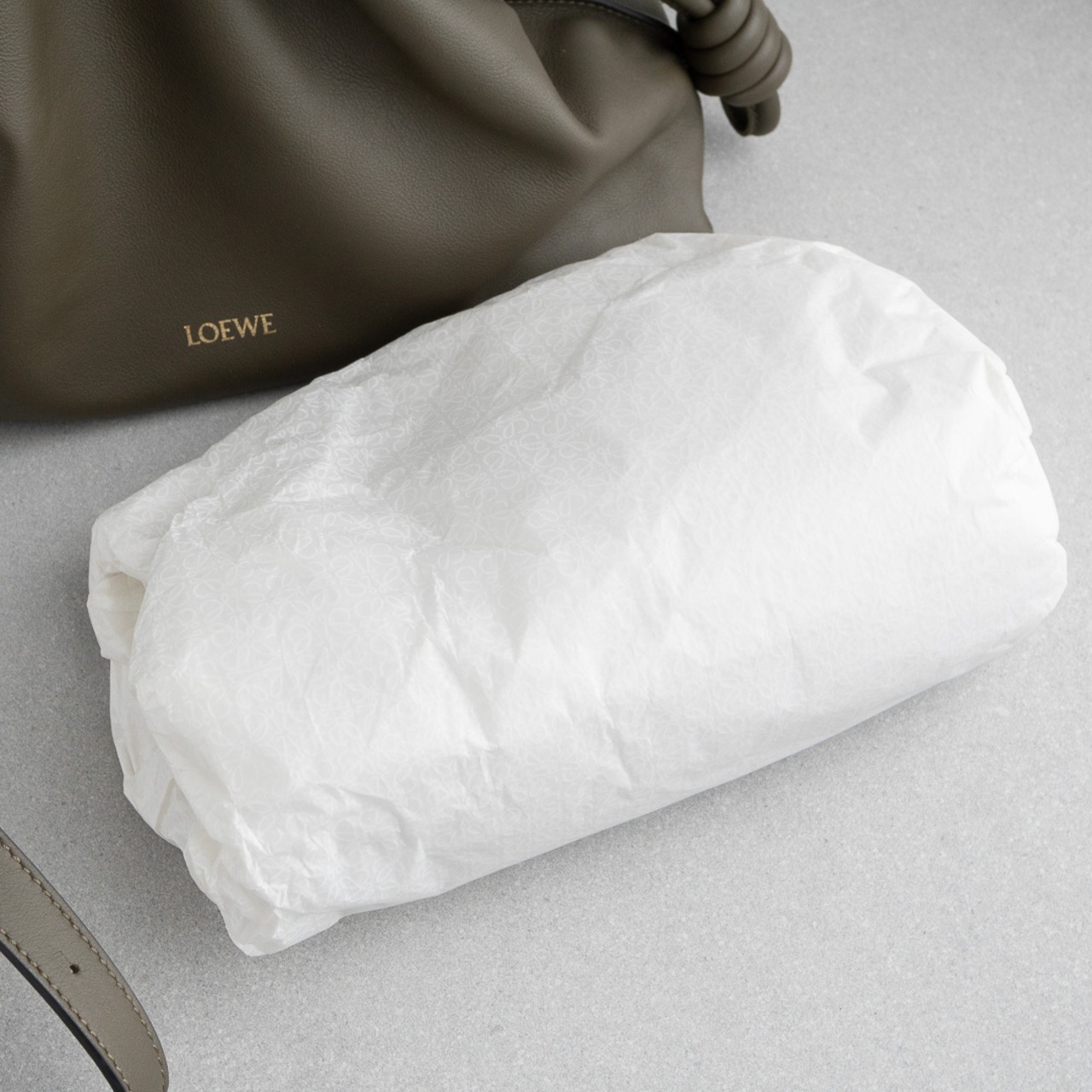 ロエベ フラメンコ クラッチ ミディアム ナパカーフスキン カーキ レザー ショルダーバッグ