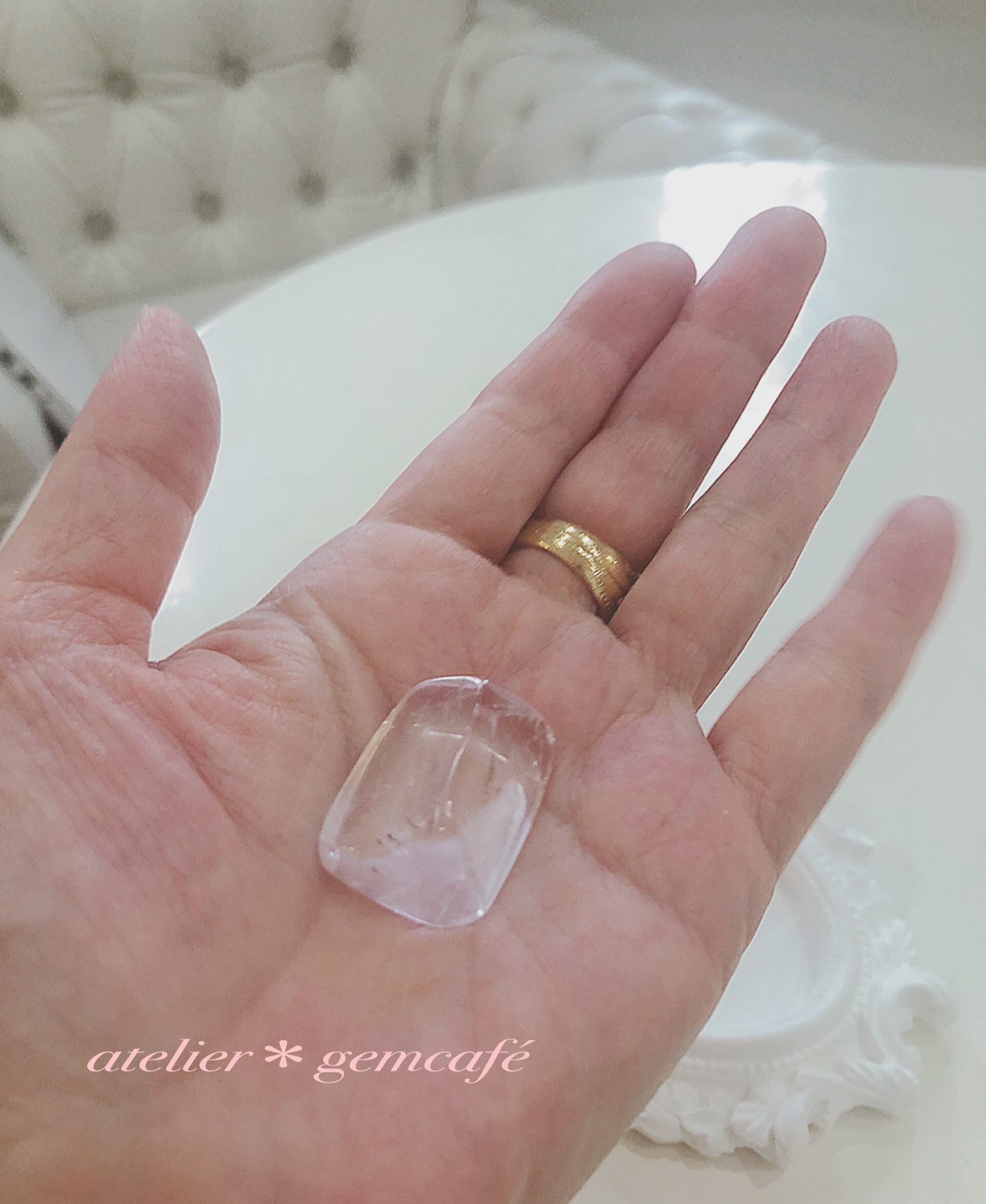 手のひら鉱物 クンツァイト3