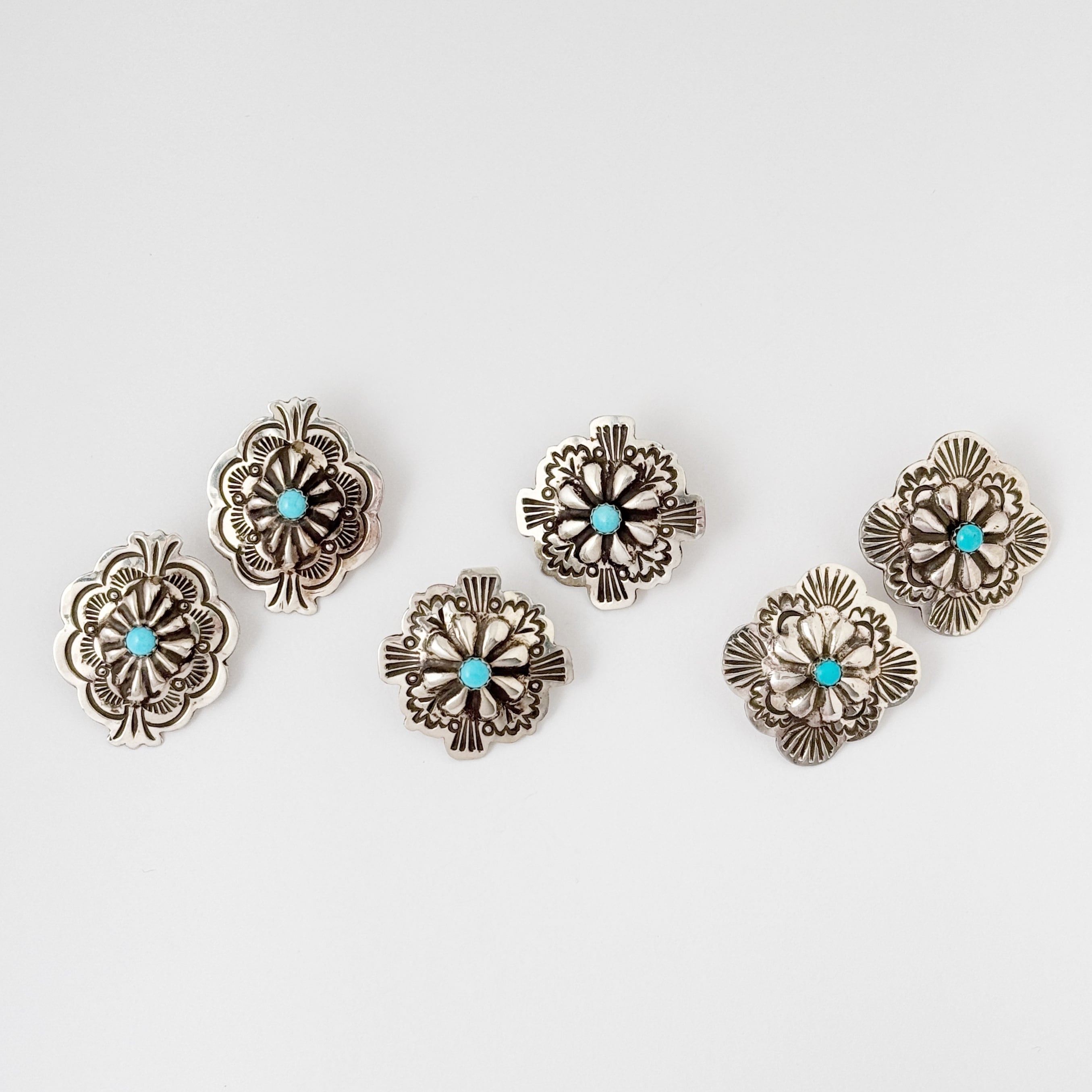 Indian Jewelry》 ターコイズ センター イン コンチョ ピアス | 【公式