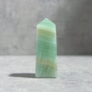 ピスタチオカルサイト タワー72◇Pistachio Calcite◇天然石・鉱物・パワーストーン