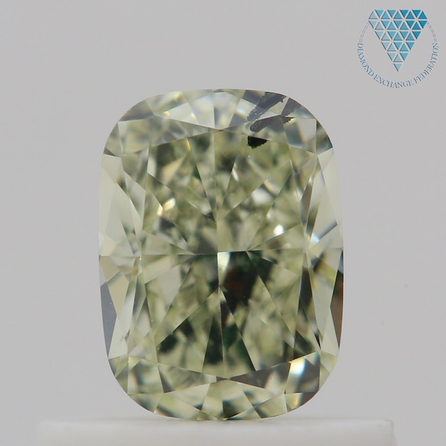 0.66 ct FANCY LIGHT GREENISH YELLOW I1 CUSHION GIA 天然  ダイヤモンド ルース