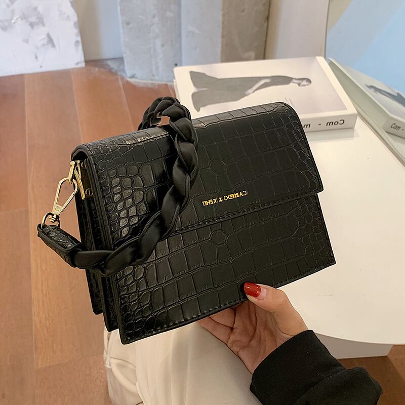 秋冬バッグレディース2020新しい流行のファッションレトロワイルドインワンショルダーネットレッドニッチメッセンジャーバッグ小さな四角いバッグ Tiancai_Wing_Bag67154920949