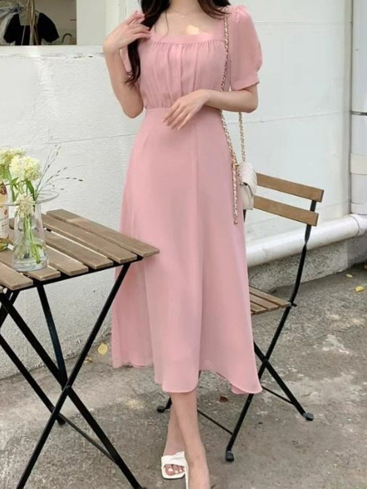 パフスリーブフレアワンピース D1334