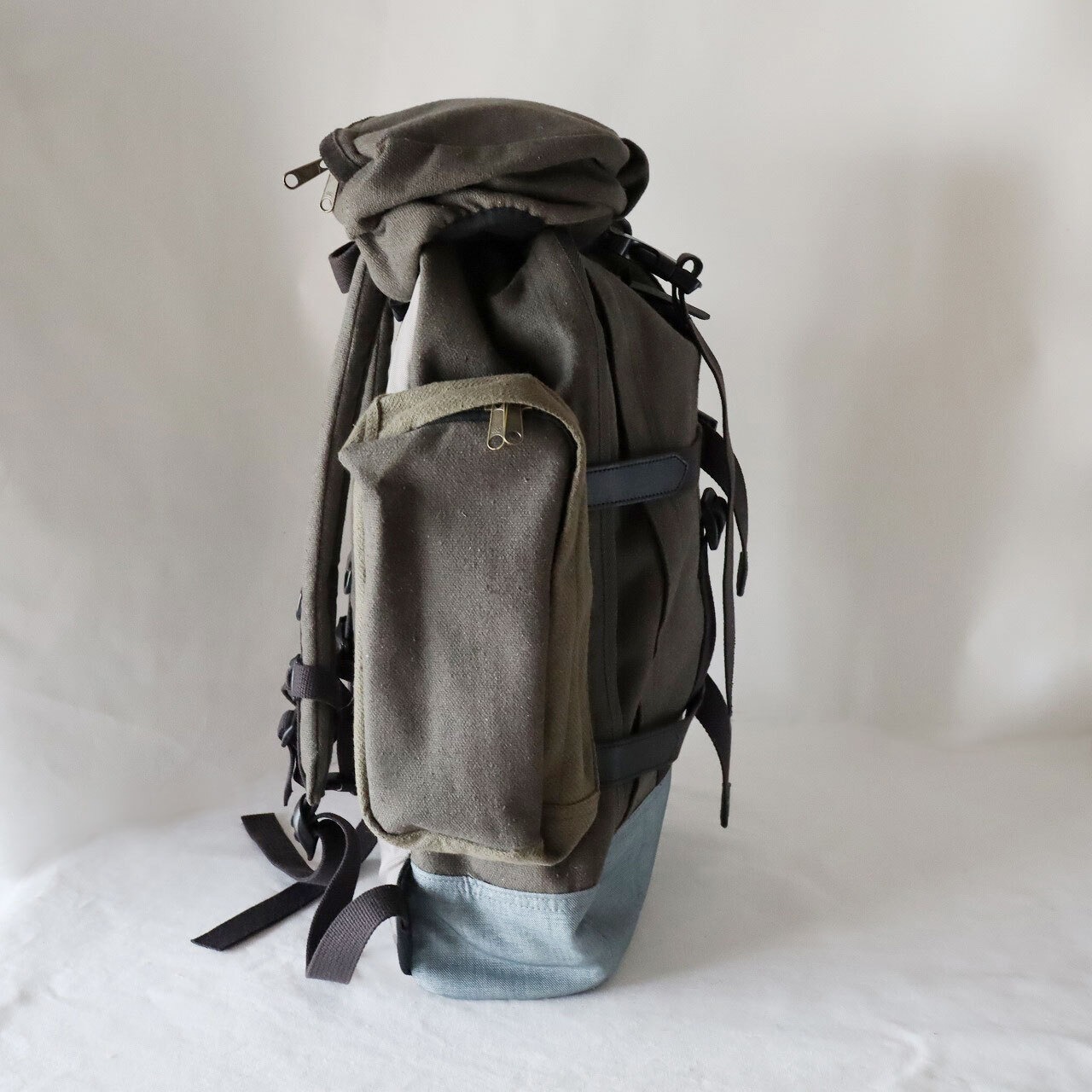 【Deadstock Item】バックパック / Convertible 2WAY Backpack/ スミクロ×アッシュシルバー・ボトム