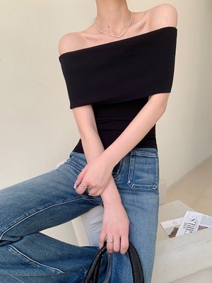 off shoulder  slim knit.1115
