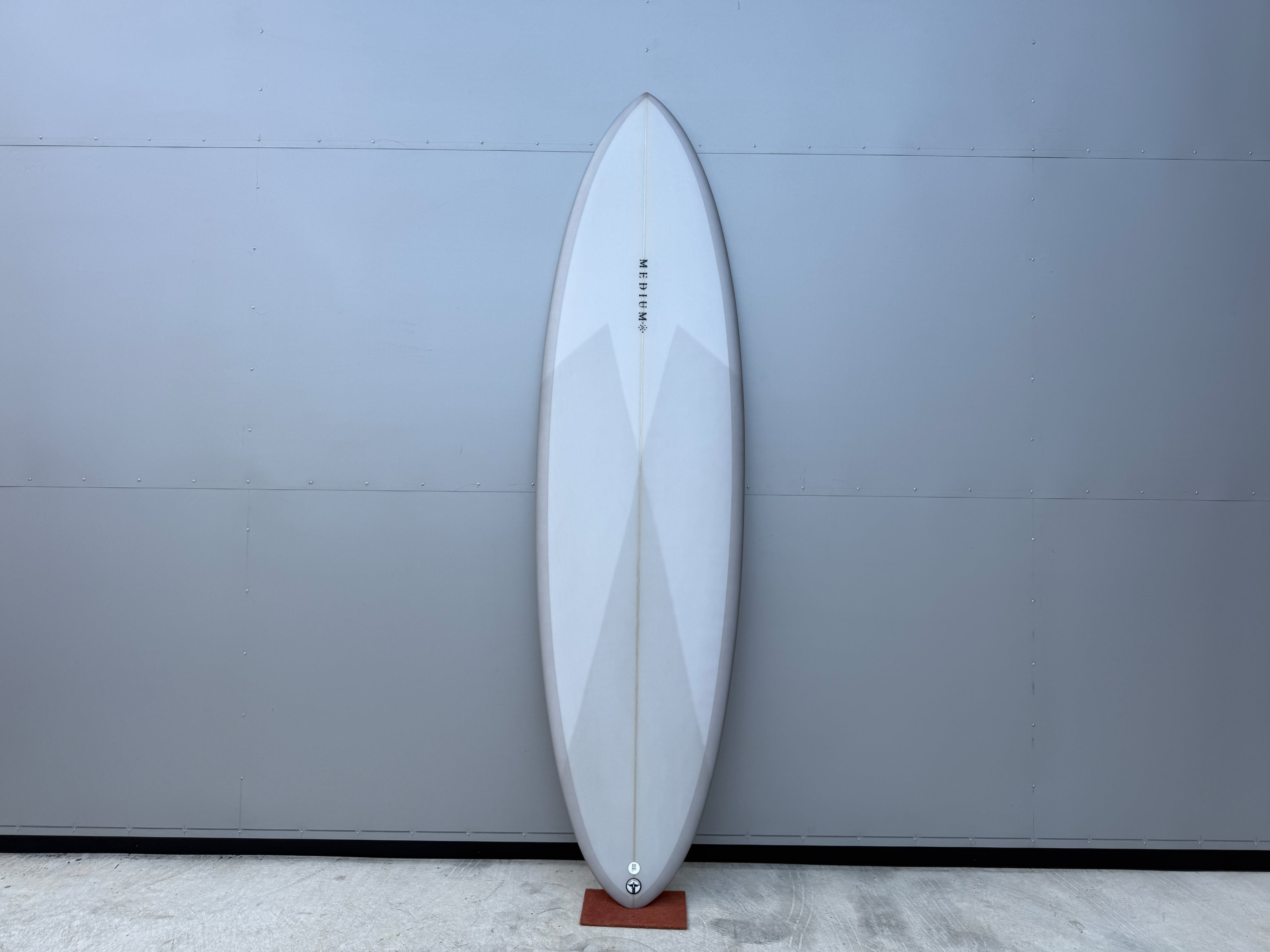 MEDIUM THE BRAND