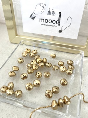 【10個】メタル風ゴールド変形ストーン風アクリルビーズ/スペーサ ー/CCB