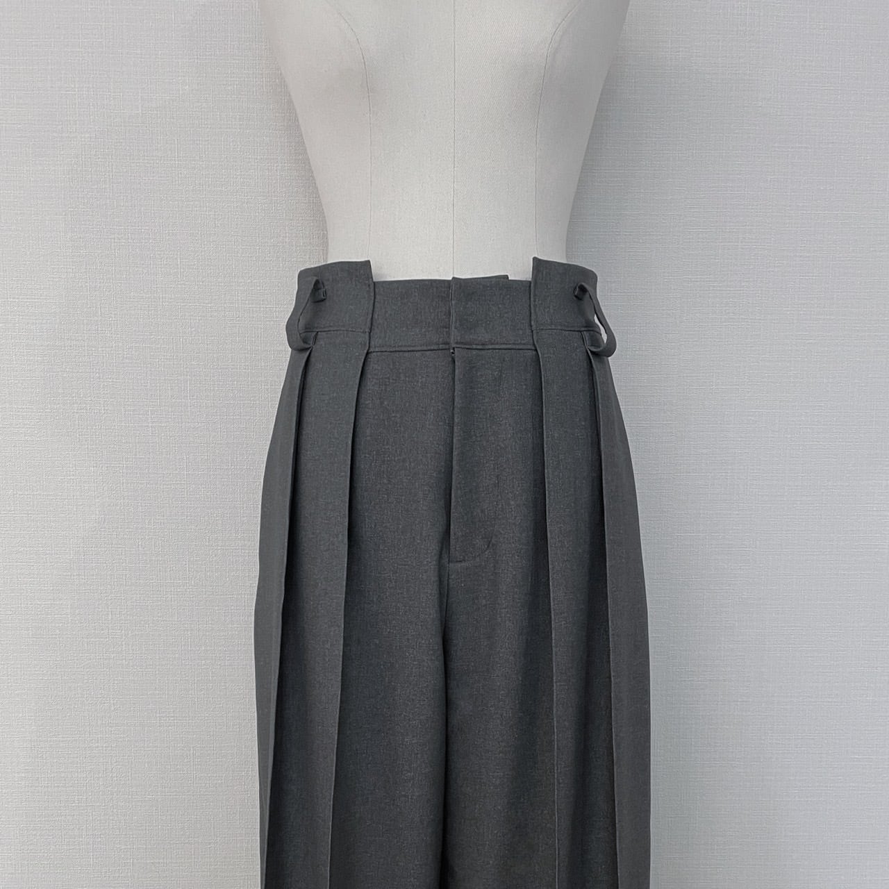 ハイウエストタックワイドパンツ Lara グレー | Cygne 