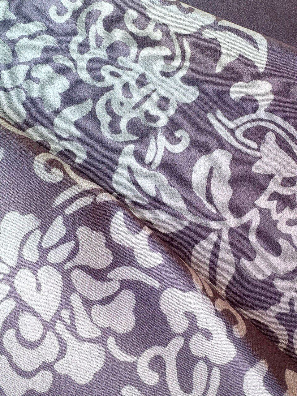 【衿秀・帯揚げ】葡萄鼠×紫鼠 花唐草文帯揚げ No.241117㉜