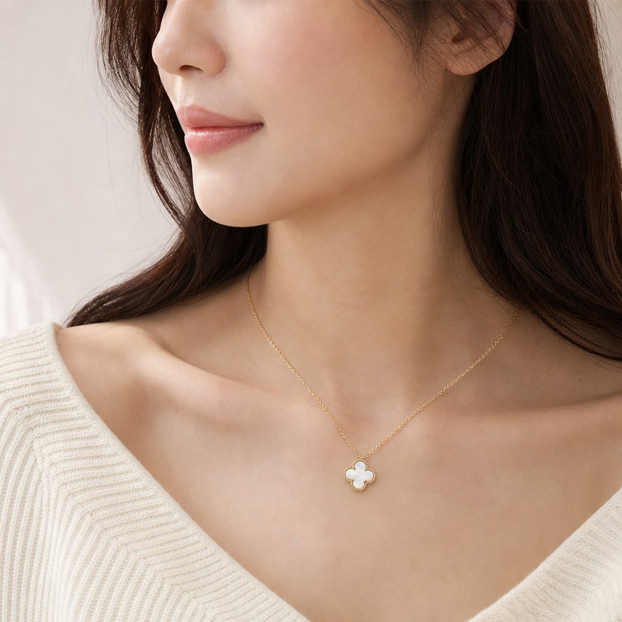 R51 .四つ葉のクローバー ネックレス レディース チタンステンレス製