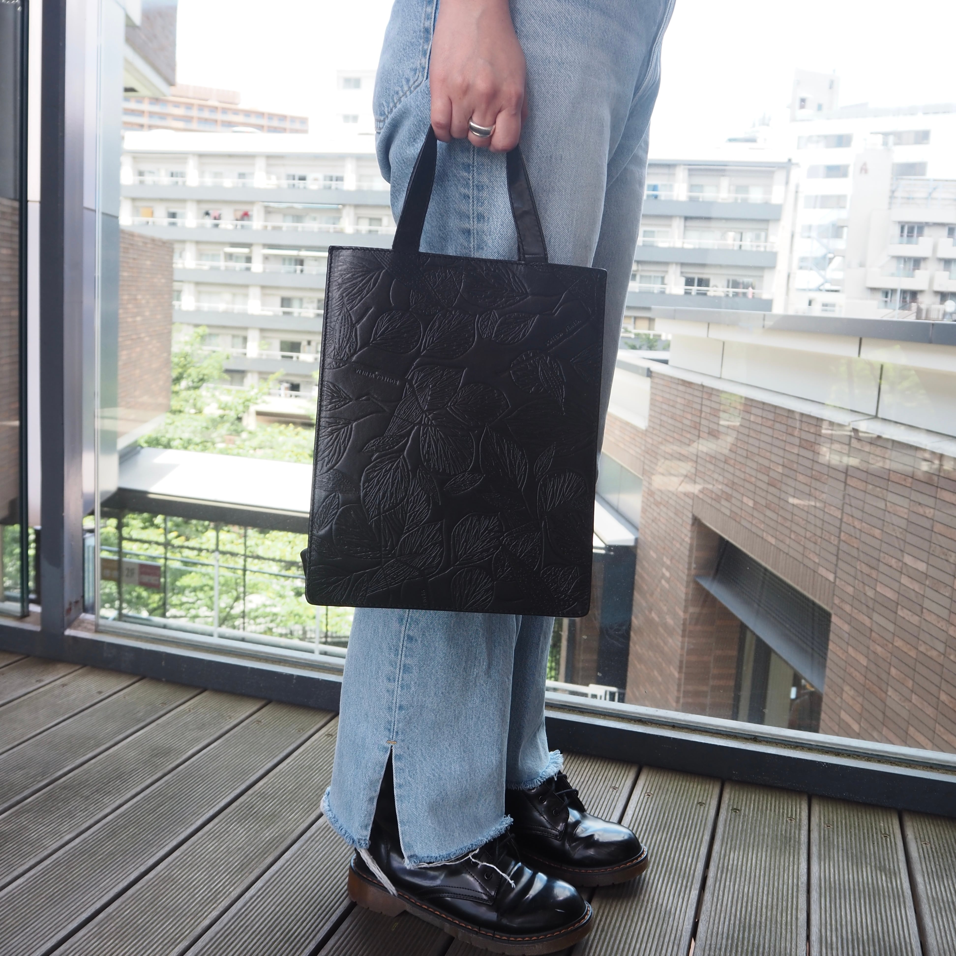 Bottega Venetaリーフ ハンドバッグ バッグ レザー ブラック ボッテガ