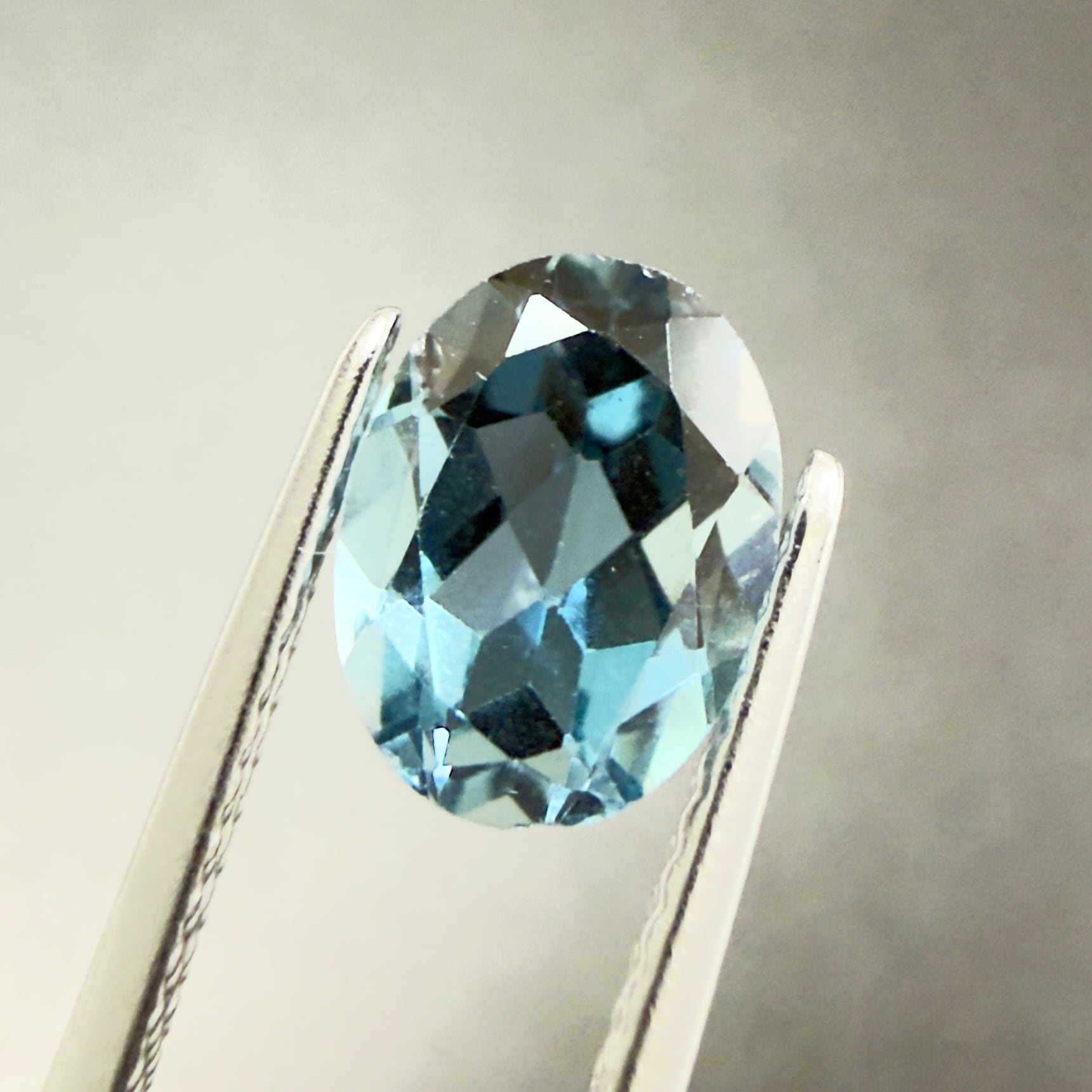 ロンドンブルートパーズ】 ルース ブラジル産 1.49ct | たからいし