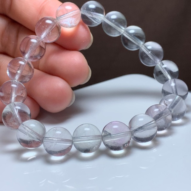 3.カラーレスフローライト・ブレスレット
