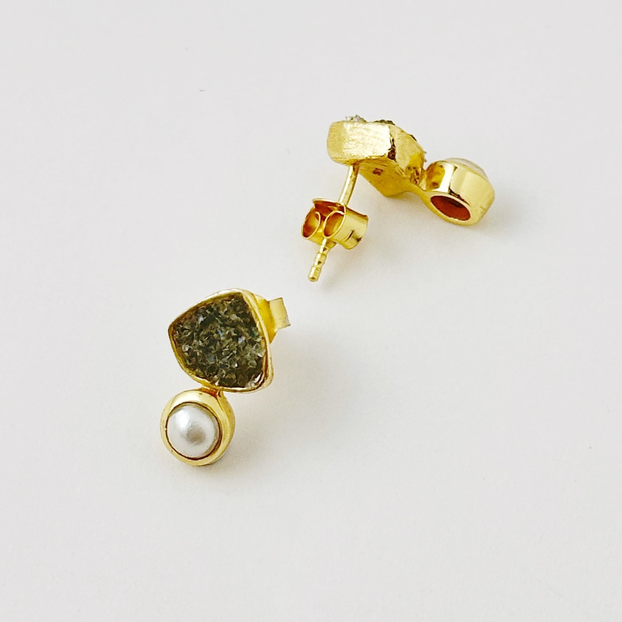 ラブラドライト / スムースドロップ / ラフカット AAA グレード バイシェード フローライト ラフカット ドロップ ブリオ