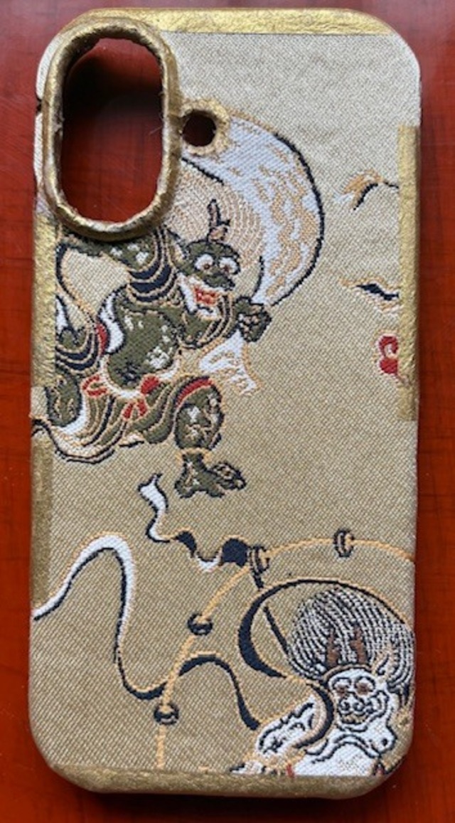 超最新　西陣織スマホケ－ス/風神雷神【対応機種　iPhone17】