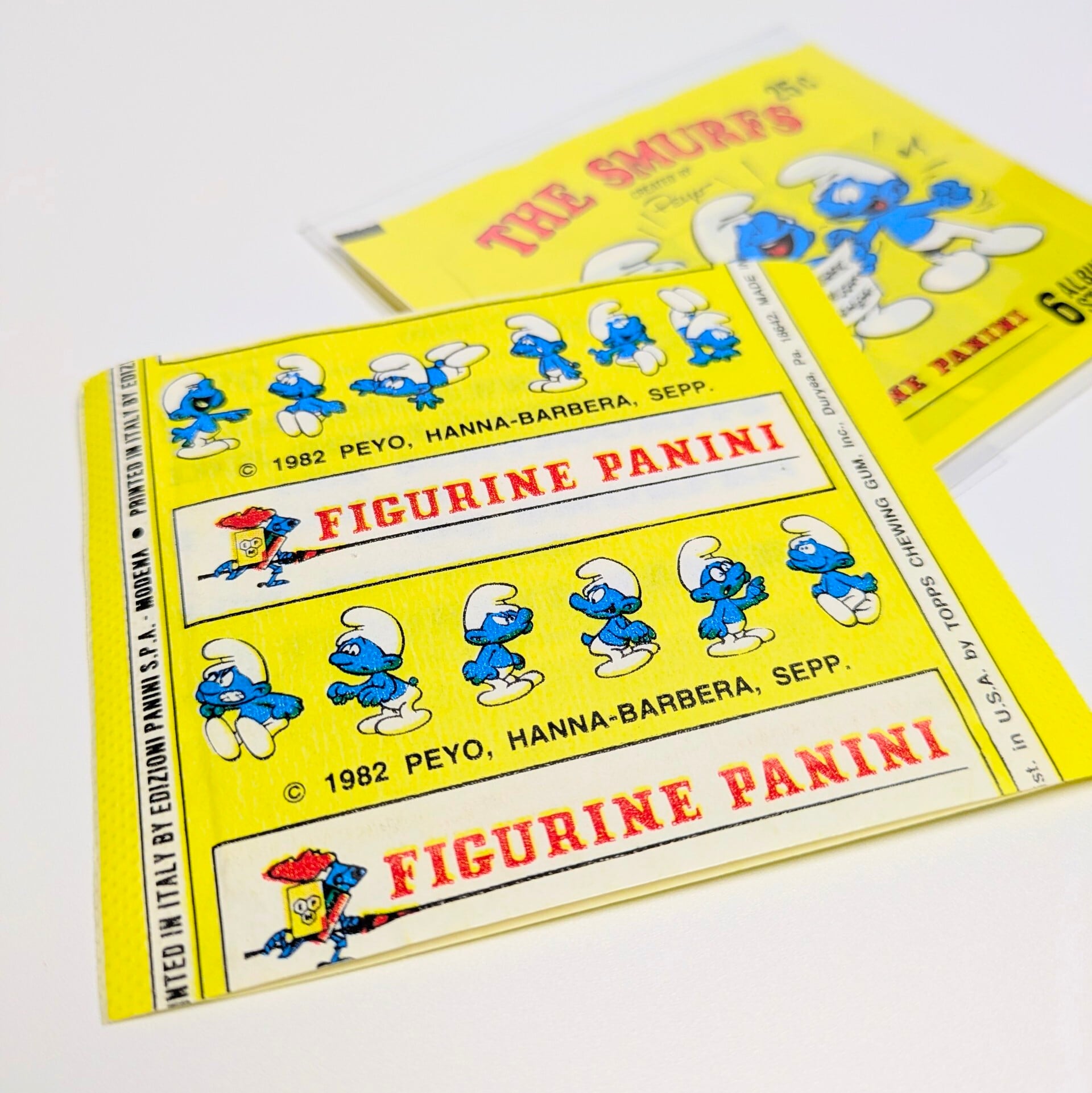 ☆送料無料!☆ VINTAGE 1982 【 SMURF / スマーフ 】 スマーフ フィギュア・パニーニ・ステッカー ( The Smurfs Figurine Panini Stickers ) トレーディングステッカー 単品 (1個=6STICKER入)〚アメリカン雑貨 アメトイ〛