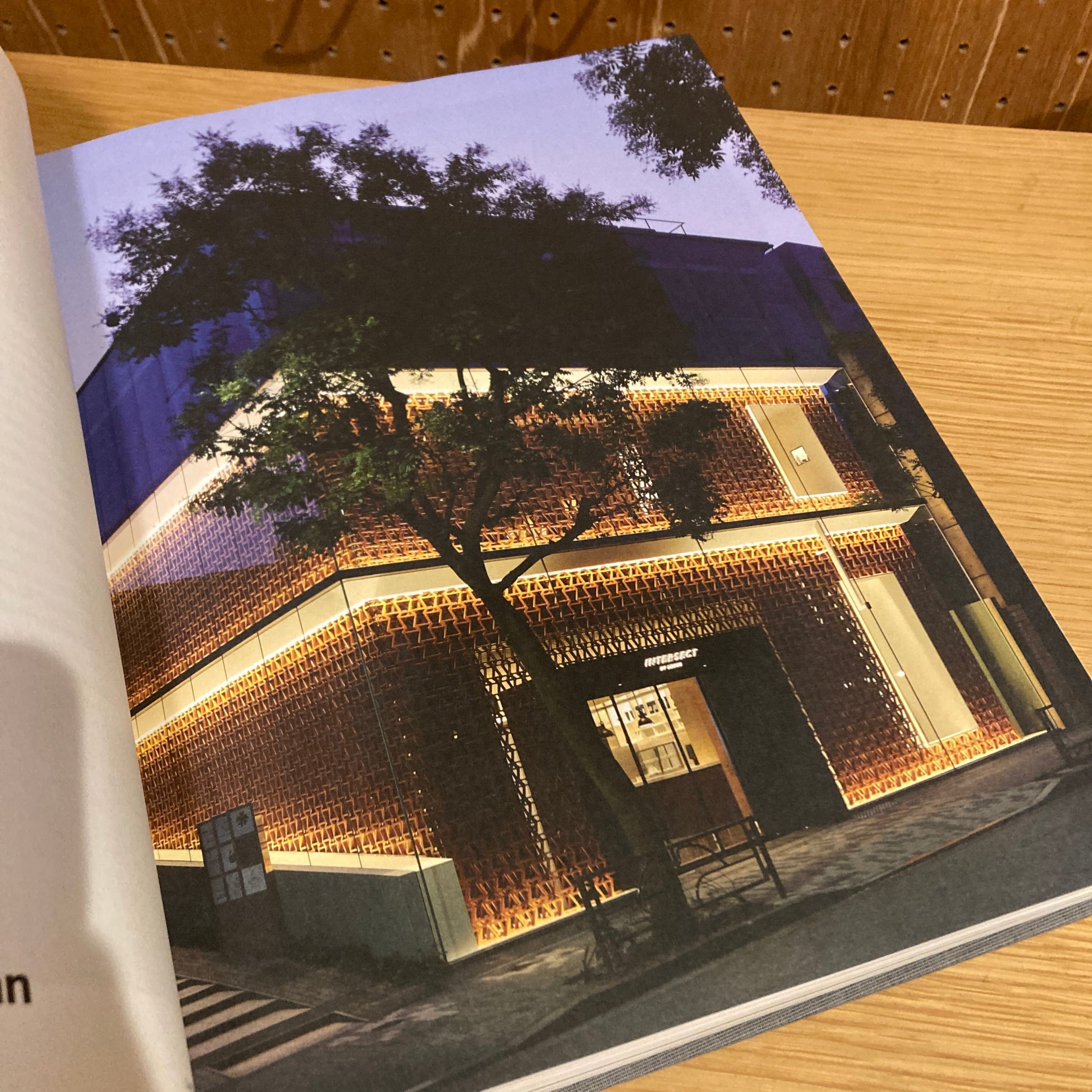 Wonderwall Case Studies: Works by a Global Interior Design Firm