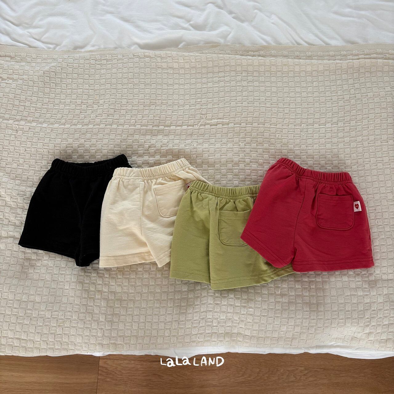 《予約》送料無料【lalaland】bebe) Olive Shorts