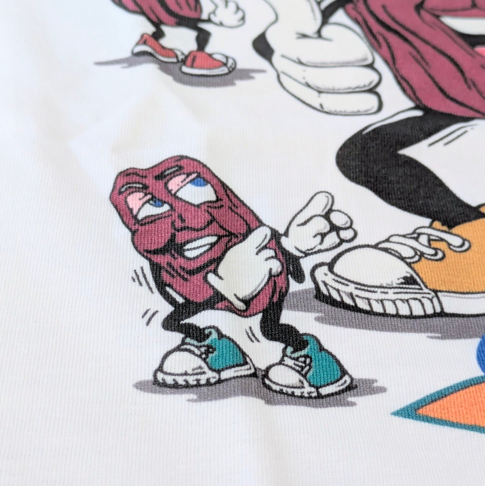 ♧【 California Raisins（ カリフォルニアレーズン ）】『 GRAPE VINE 』 Tシャツ〚アメリカン雑貨 アメトイ〛