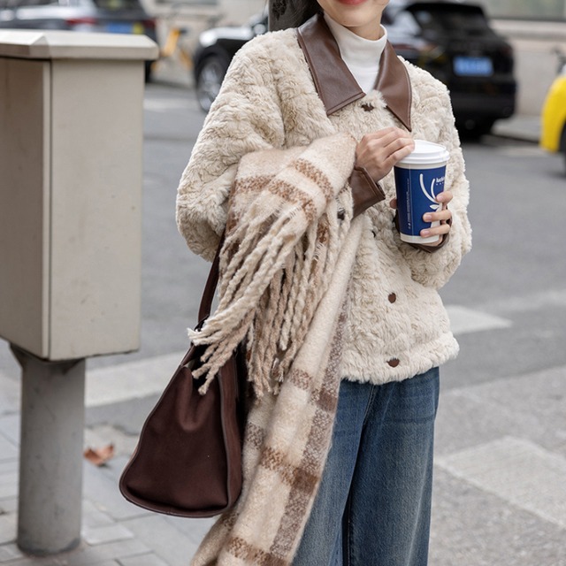 short boa jacket J00011