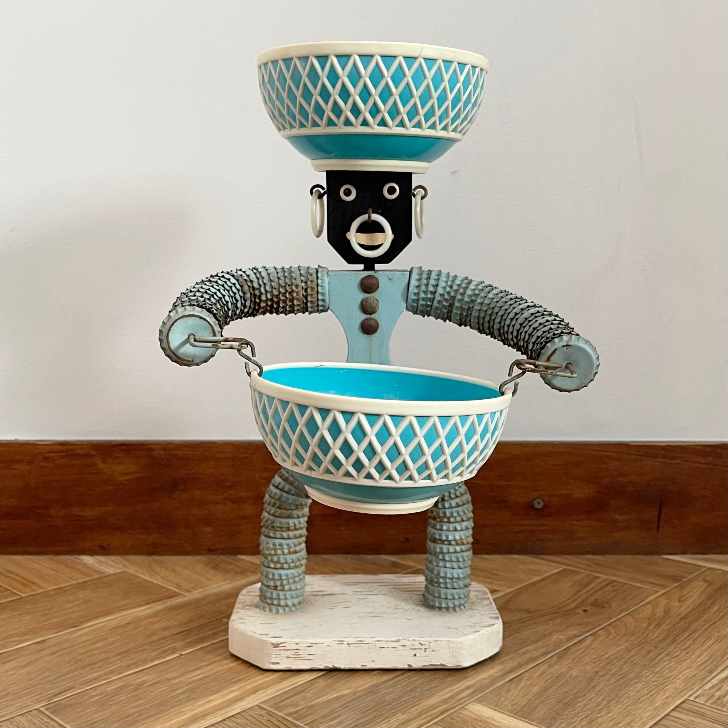 【Good】1950s Bottle Cap Man