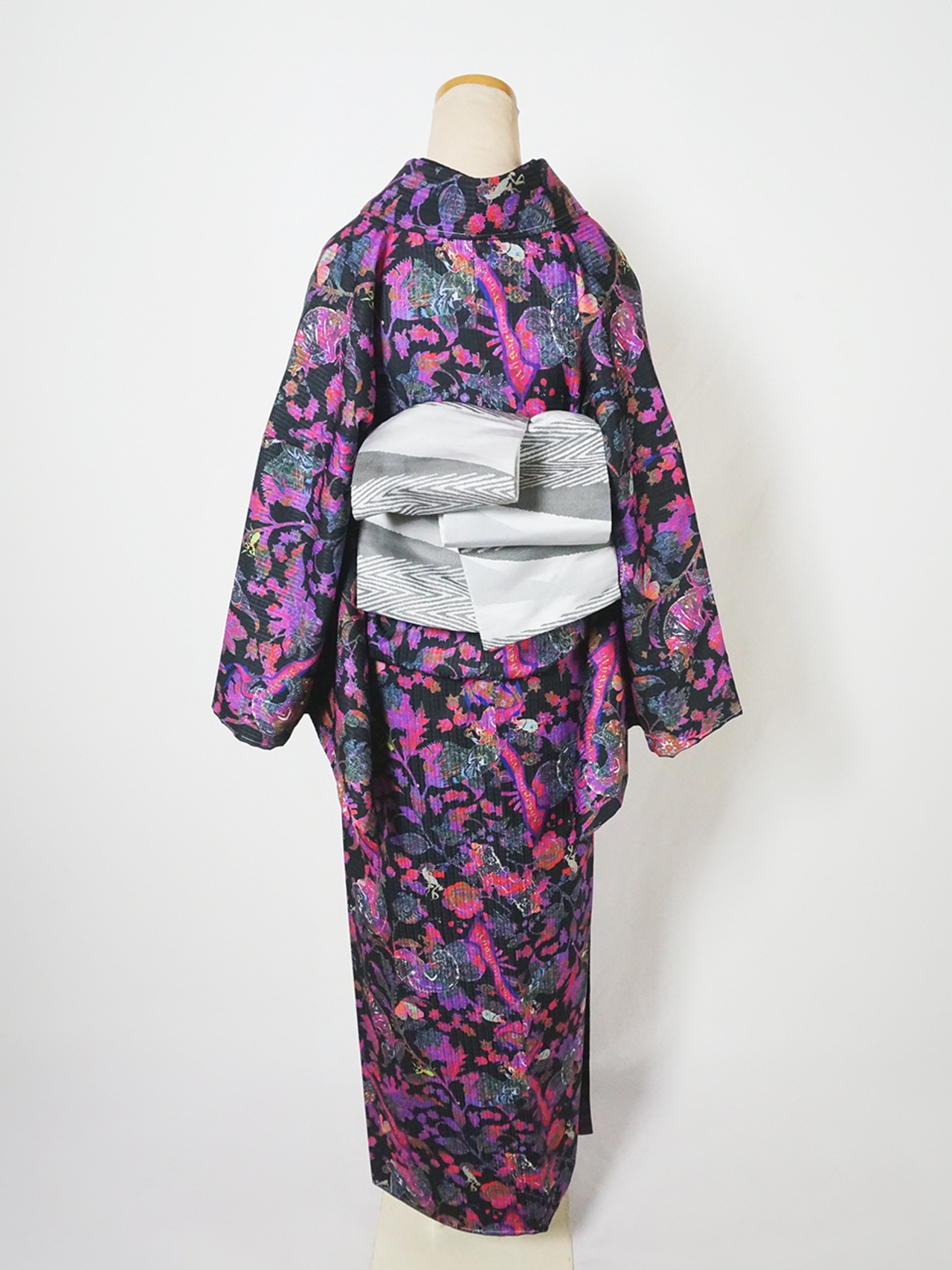 【受注商品】Rumi Rockキモノ「カメレオンの寄り道」 黒地にピンク 　[A1722]