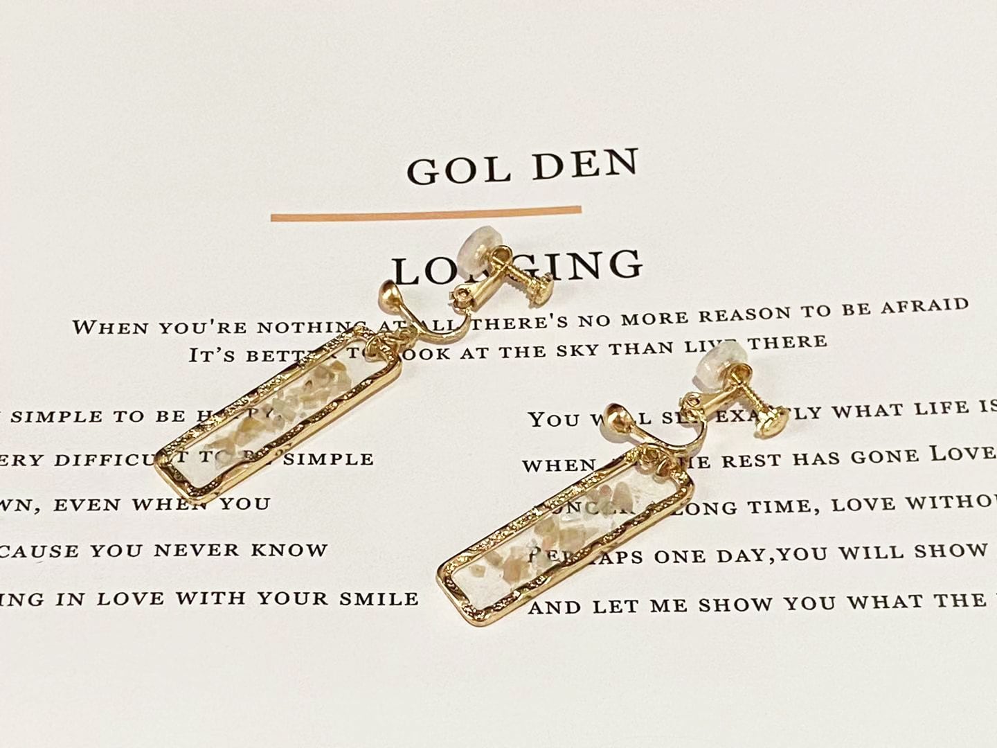 イヤリング ゴールド 揺れる 痛くない 大ぶり 長方形 人気