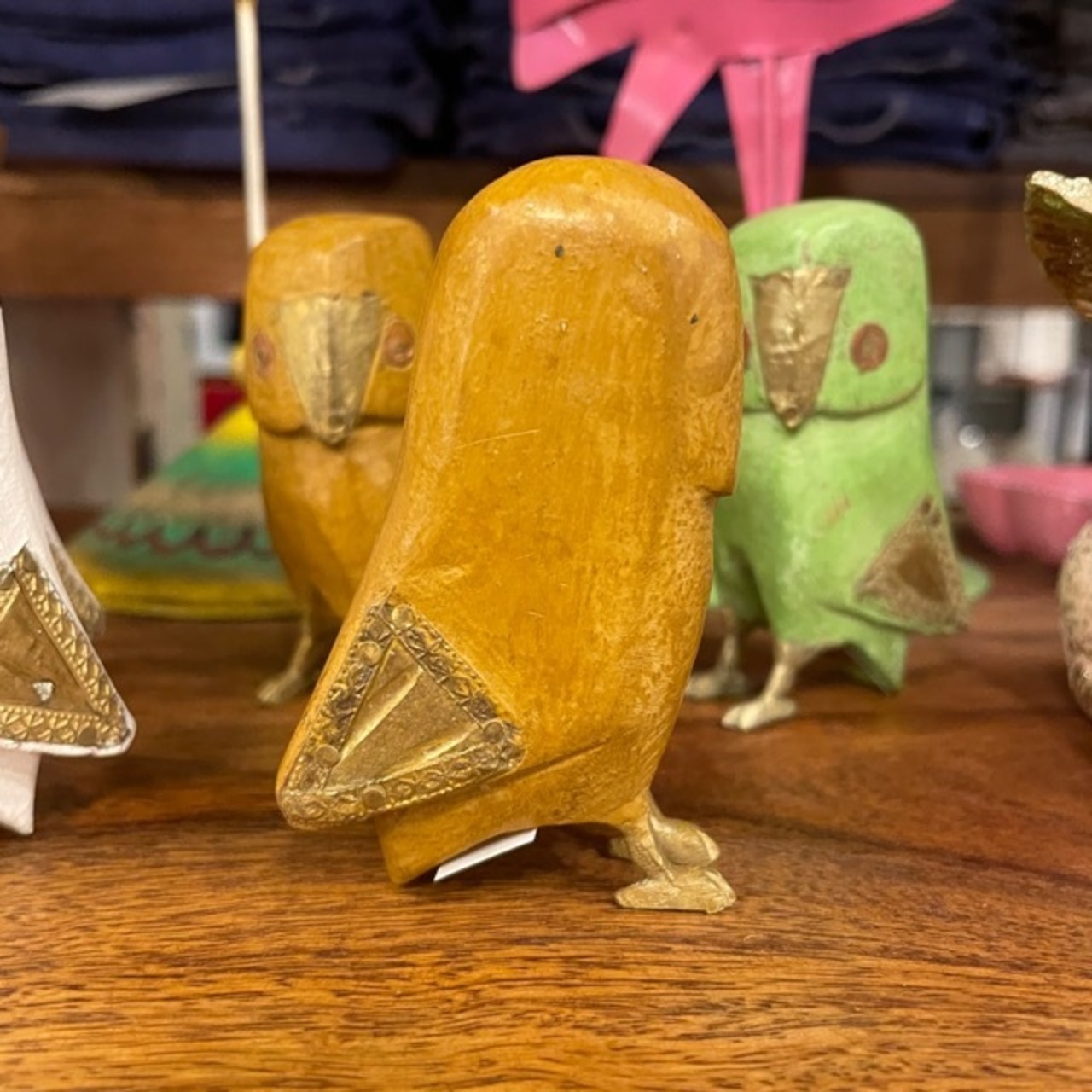 India mango wood owl objet small 3color / インド マンゴーウッド ふくろう オブジェ Sサイズ 全3色 フクロウ 梟 置物 ハンドメイド ナチュラル  天然木 かわいい 動物モチーフ プレゼント ギフト インテリア 雑貨