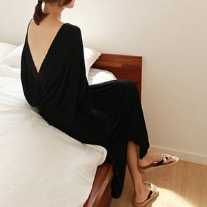 V back black dress　101819