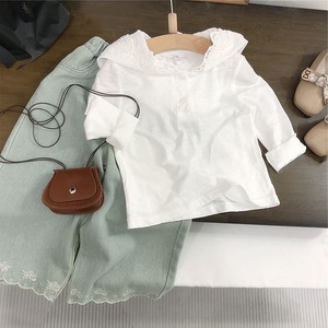 秋花柄刺しゅうジンズ