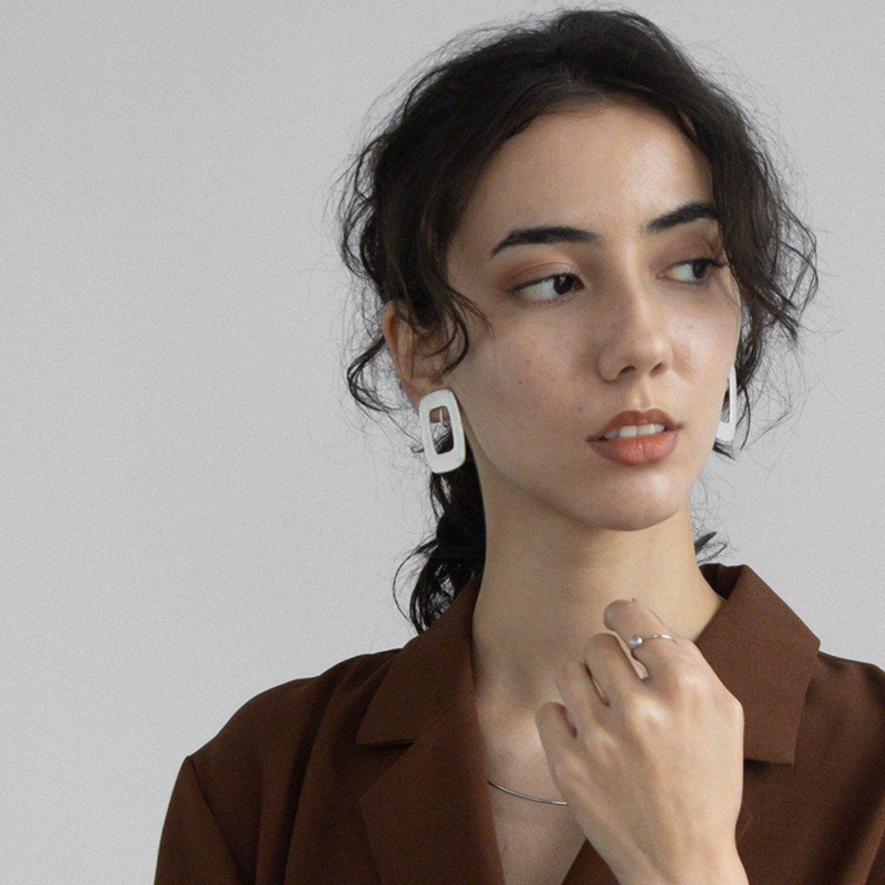 【ネコポス便】イヤリング 大ぶり マット スクエア ニュアンス 四角 ゴールド シルバー アンティーク調 艶消し 2497