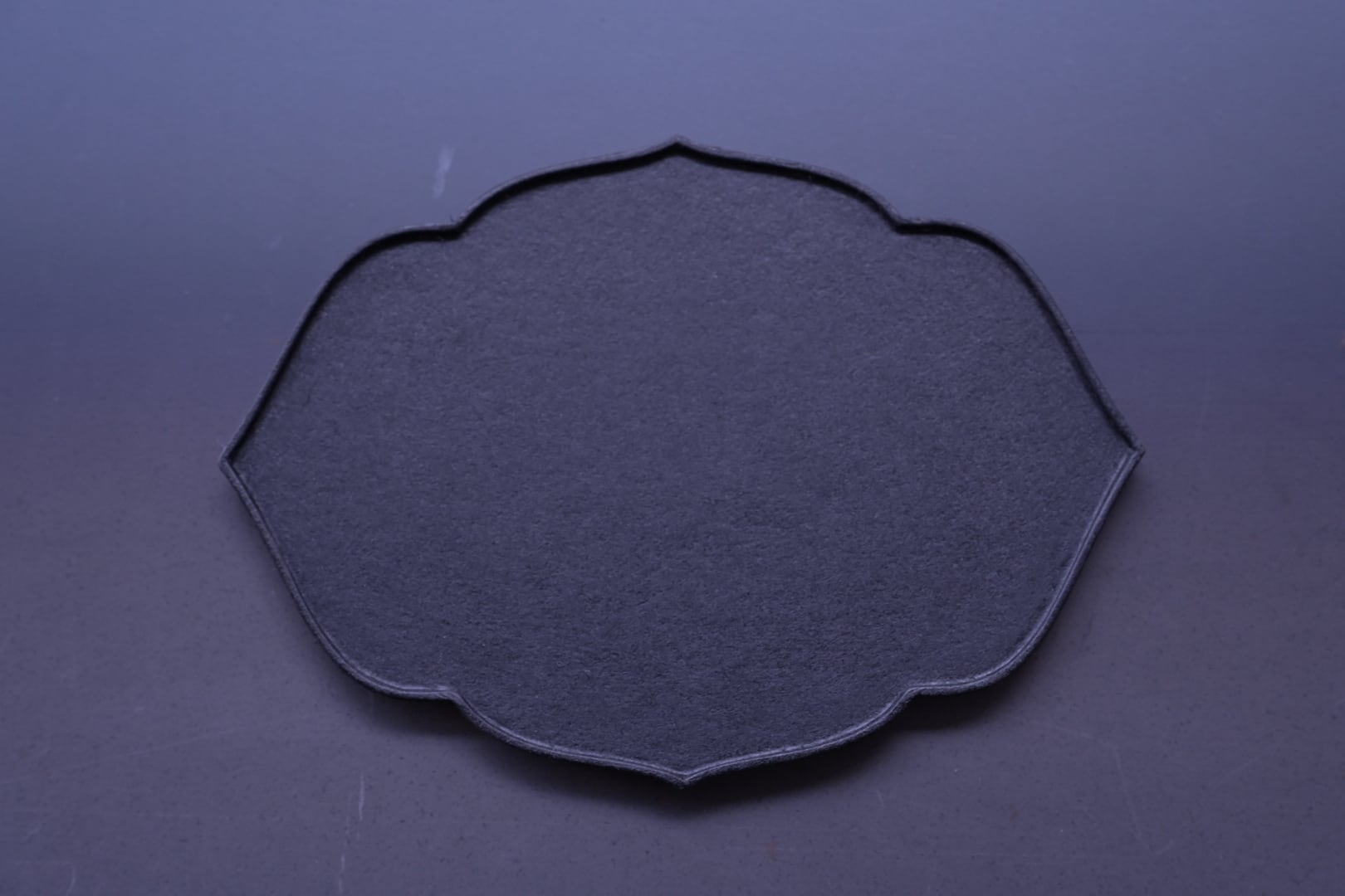 蝶野秀紀 輪花皿 葉 中 黒