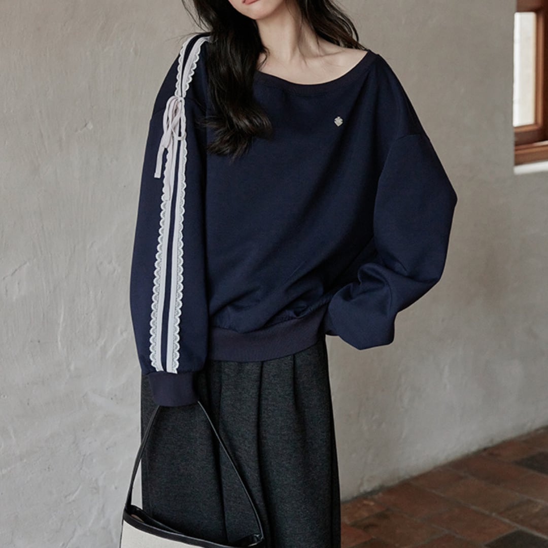 fashionable round neck sweatshirt