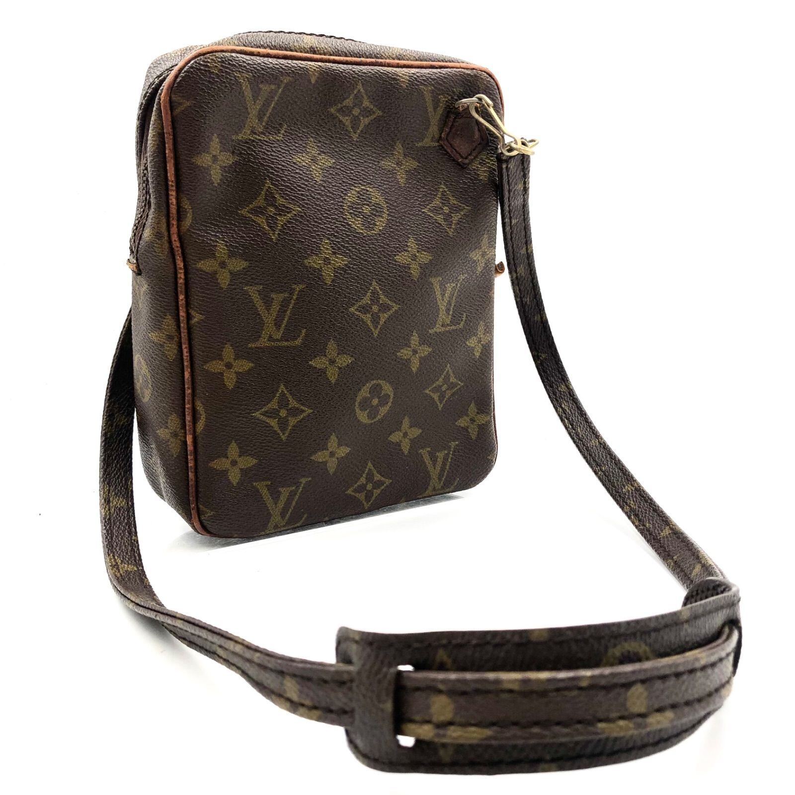 LOUIS VUITTON ルイヴィトン モノグラム  ショルダーバッグ ブラウン  PVC レザー ダヌーブ 3e3khr LOUIS VUITTON ルイヴィトン モノグラム ショルダーバッグ ブラウン