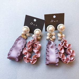 くすみピンクリボンとパールお花の〈ピアス/イヤリング〉