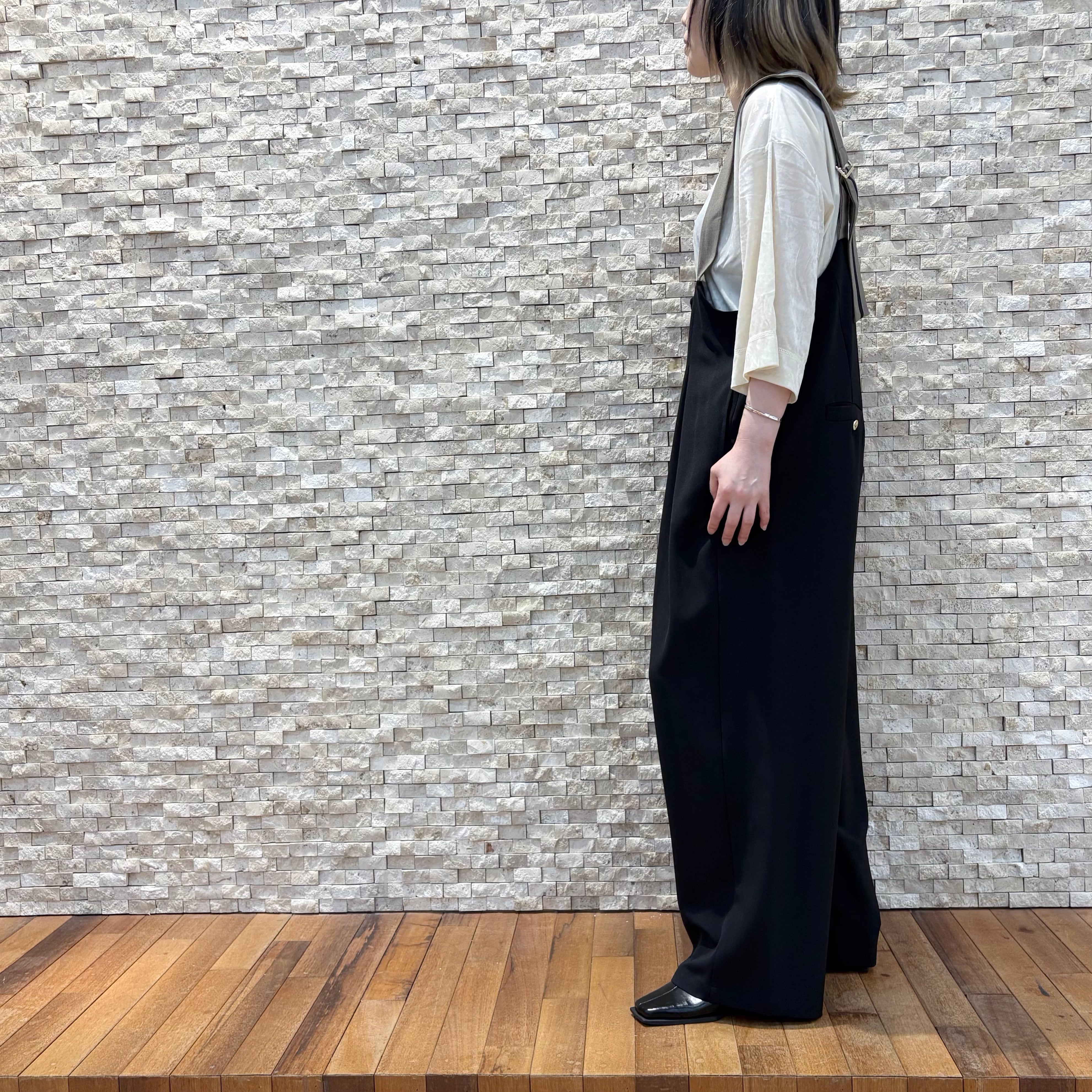Hazelnut】ラインデザイン肩ベルトサロペットパンツ | FORME Base STORE