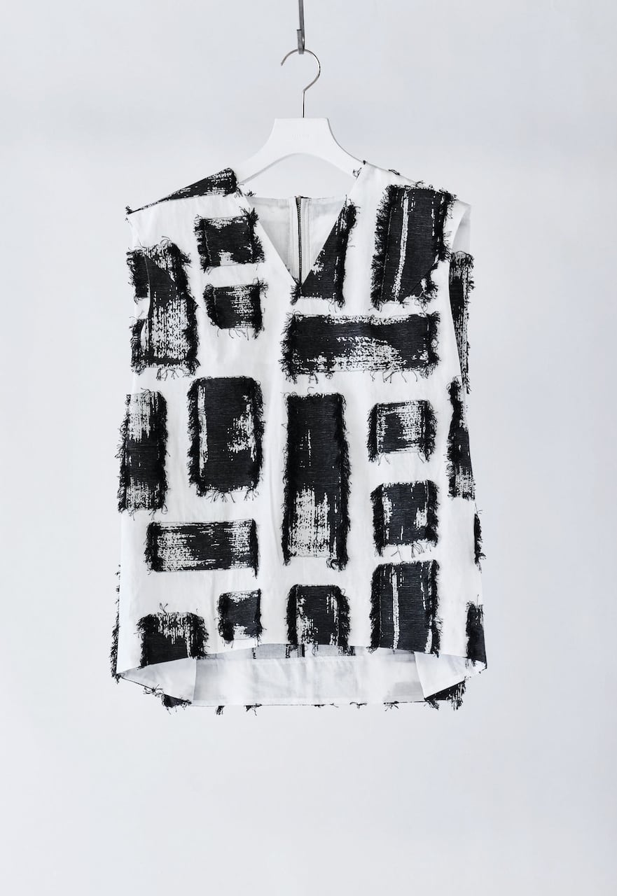 フリンジカットジャガード Vネックトップス ブラック×ホワイト