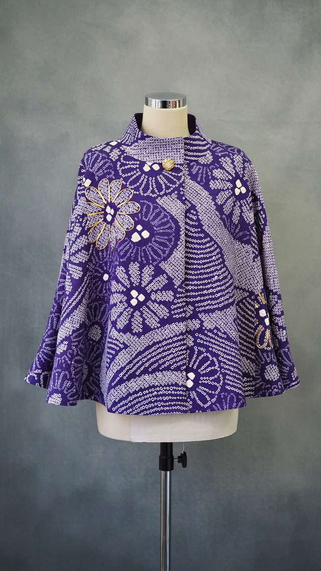 Regenerated Kimono Cape jacket – Handcrafted in Japan/CHRYSANTHEMUM SHIBORI IN REGAL PURPLE  着物リメイクのケープジャケット｜日本のヴィンテージシルクを再生した一点物/帝王紫の総絞り、金刺繍の菊
