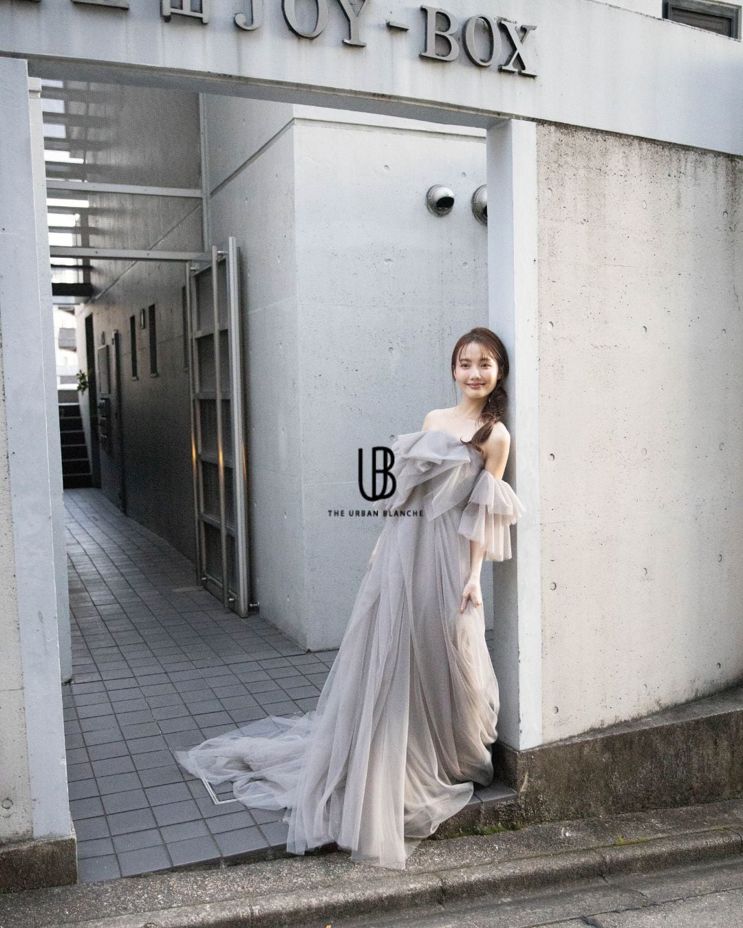 NEW ARRIVAL CD77】 新作入荷 /2WAY 袖取り外し可能 カラードレス 挙式