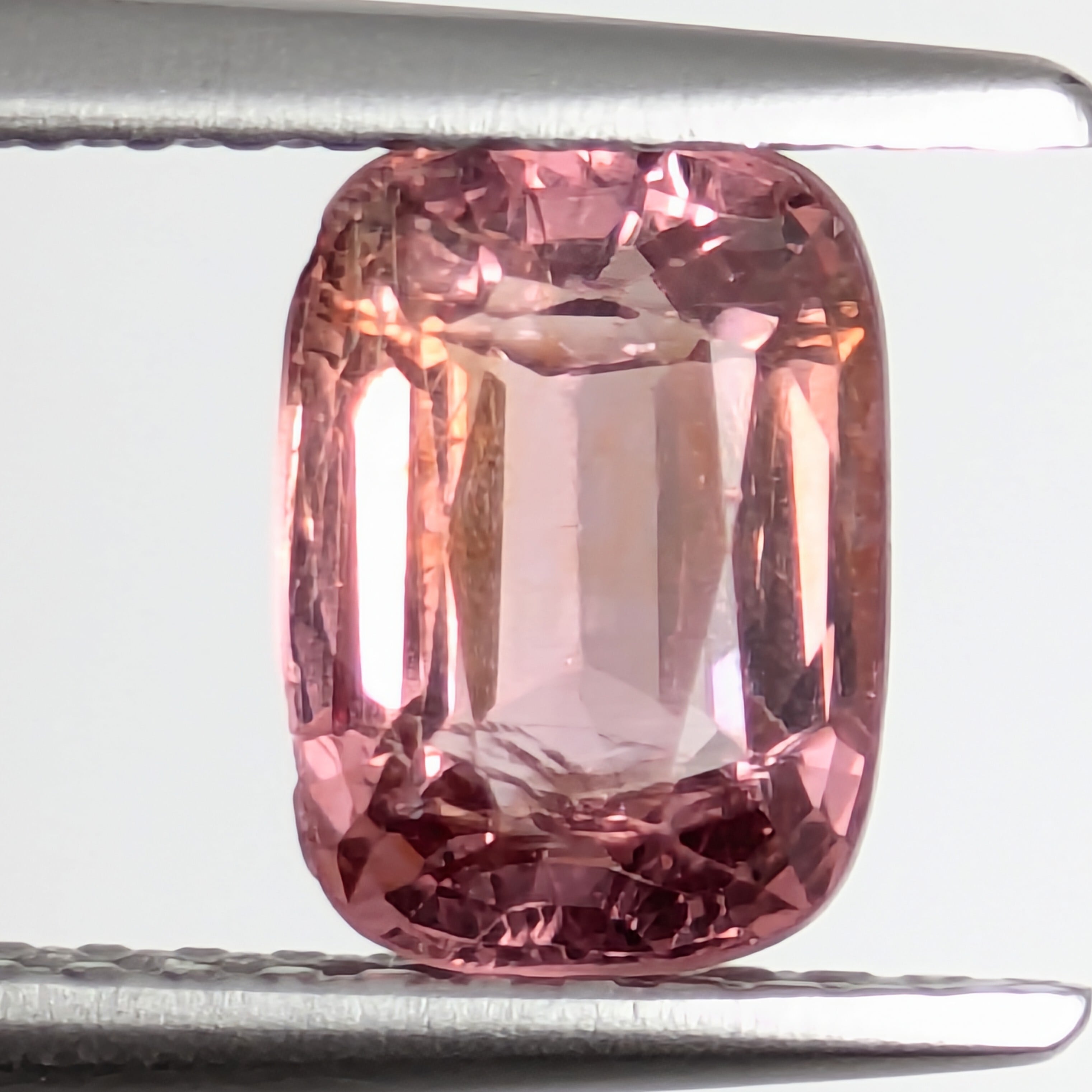 スピネルルース ミャンマー・モゴック産【1.38ct】PRO209371 | Gem's