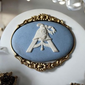 WEDGWOOD ブローチ