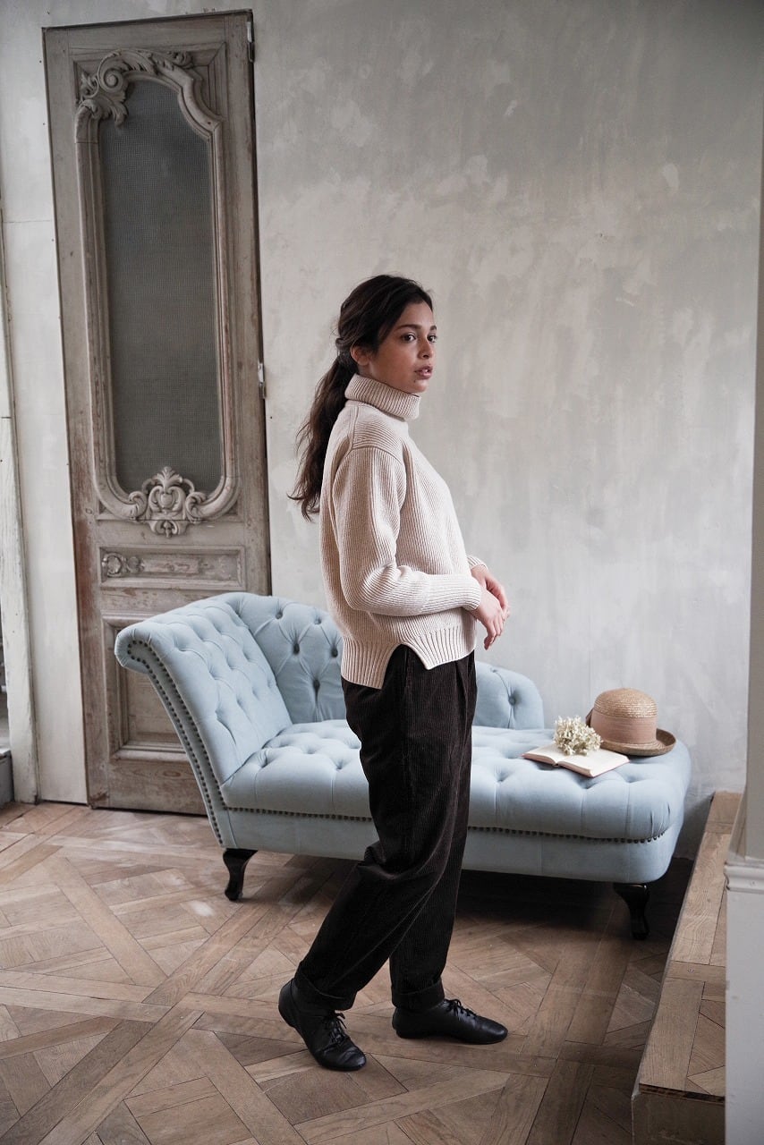 Hand Framed High Neck P/O