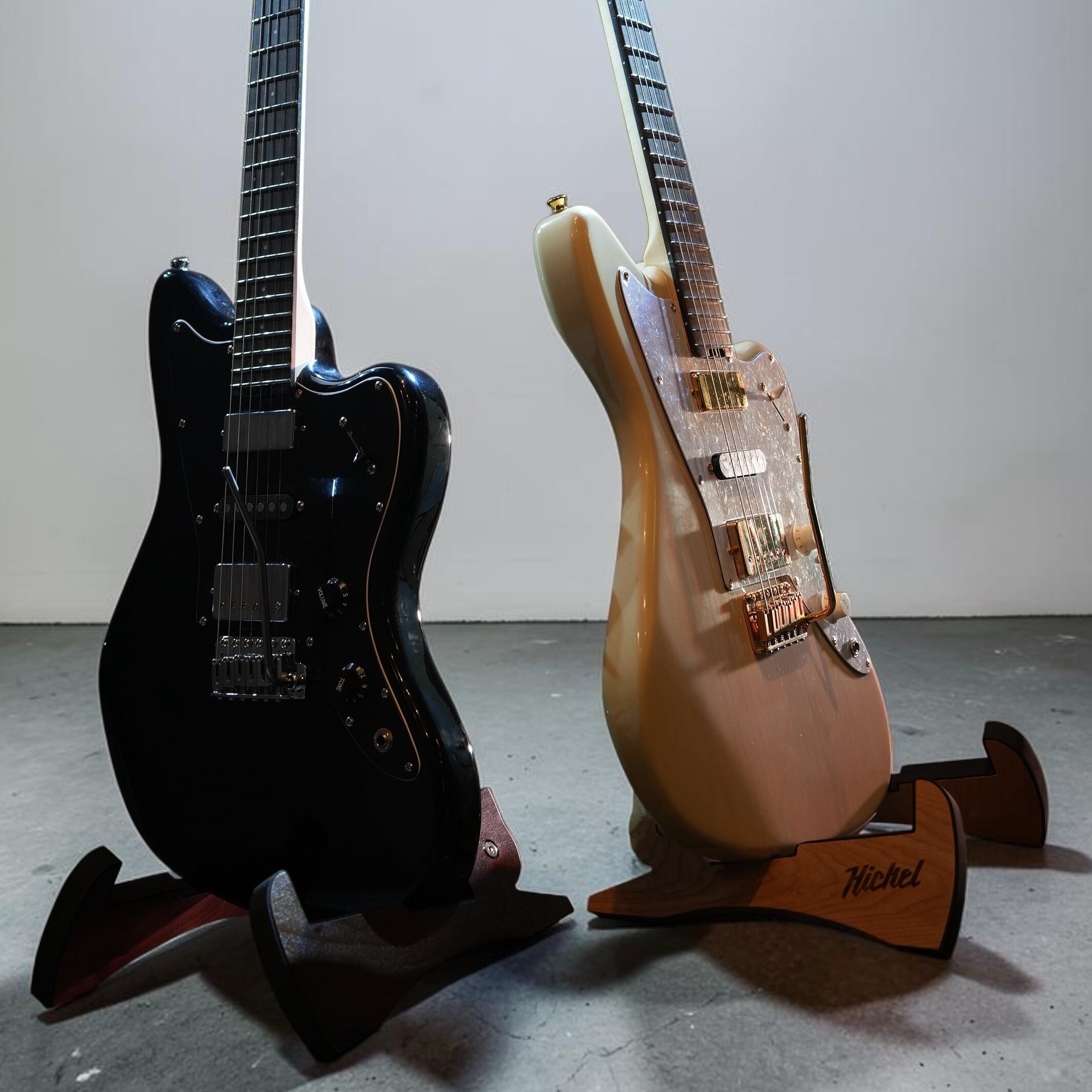 Ash】折りたたみ式木製ギタースタンド 【NAOS】 | HiCKEL GUITARS