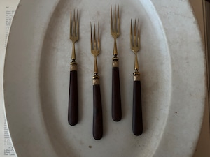 【1本価格】フランスアンティーク 真鍮と木製ハンドルのデザートフォーク